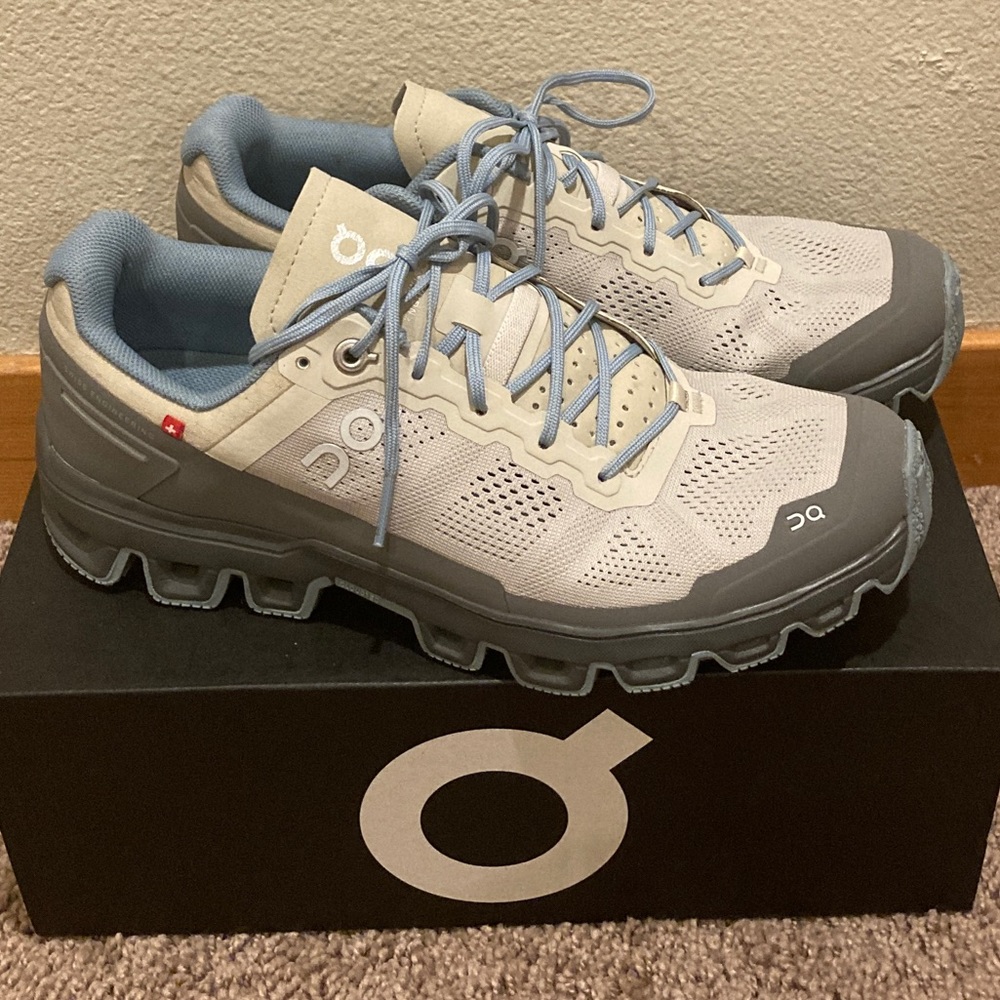 On Running Cloudventure Trail Running Shoes/Sneakers in Women’s Size 8.5